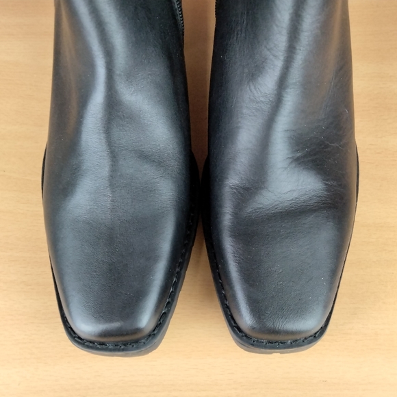 NWOT Andre Assous Milla Genuine Leather Ankle Boots in Black Sz. 8.5 - Picture 9 of 15